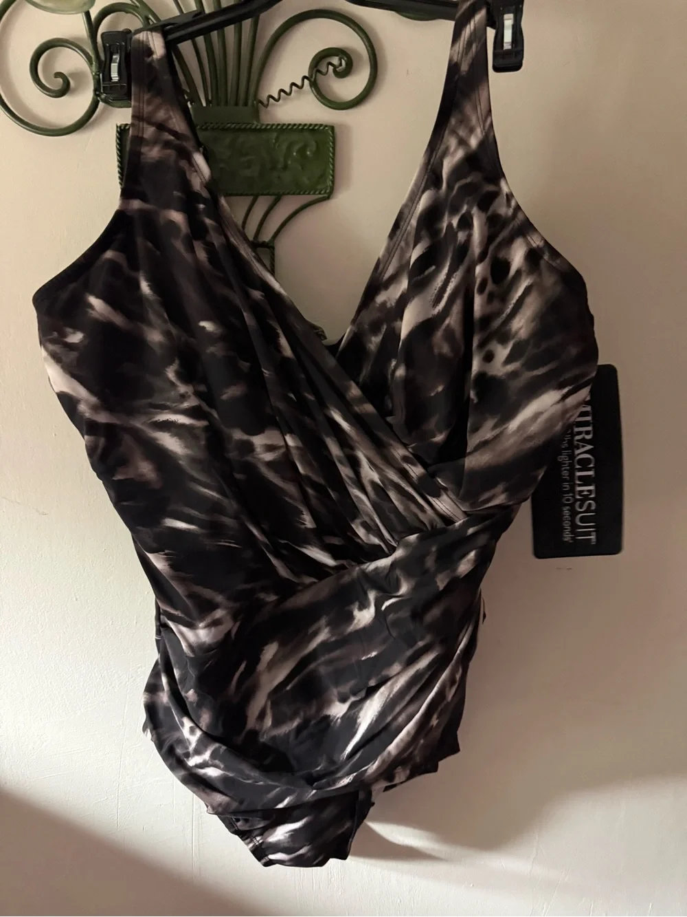 Miraclesuit Oceanus One Piece in Tempest size 18DDD